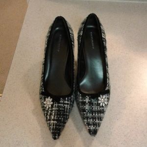 Tweed Pumps with Flower Brooch